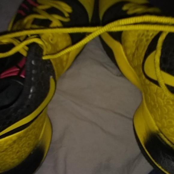 Kyrie Bruce kobe Limited edition - Picture 3 of 3